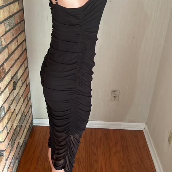 Long black dress made with at least 30% recycled polyester - Picture 6 of 7
